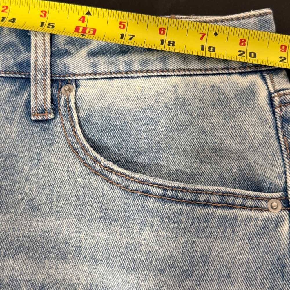 Time and Tru Women Light Wash Distressed Mom Jeans Plus Size 20 High Rise Frayed - Picture 7 of 8